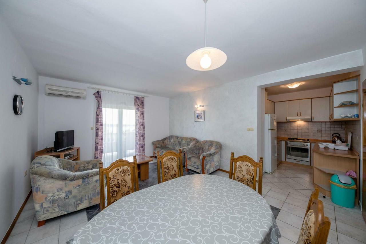 Apartament Kuca Leonora