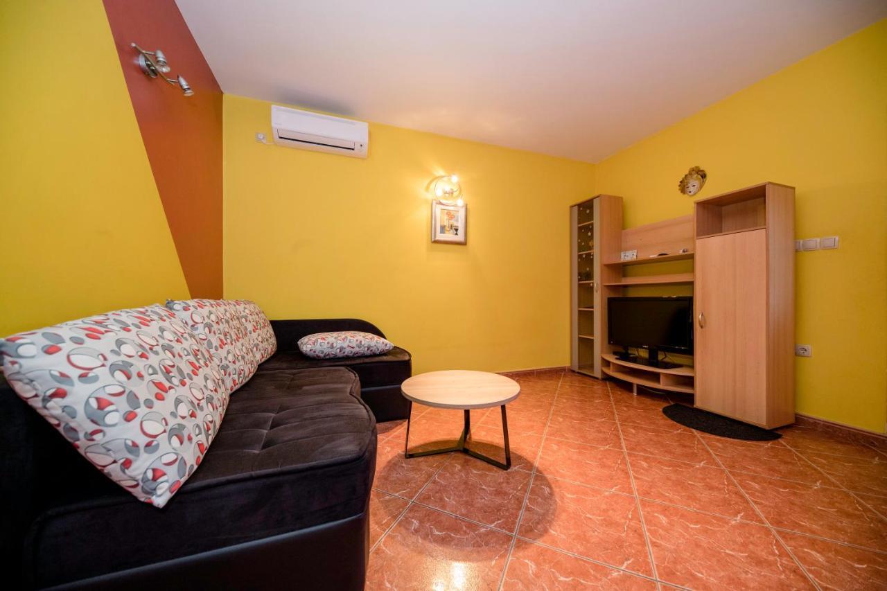 Kuca Leonora Apartment