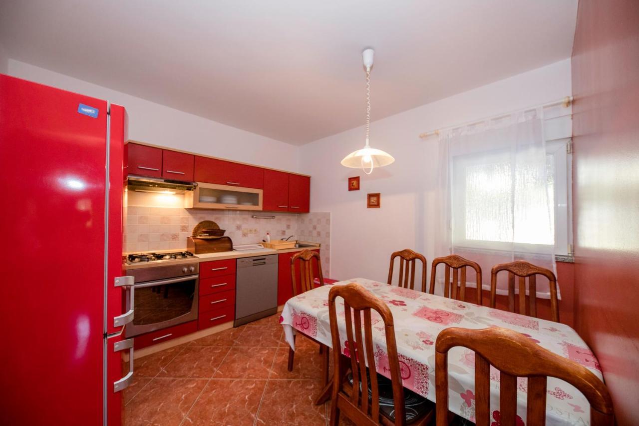 Apartment Kuca Leonora