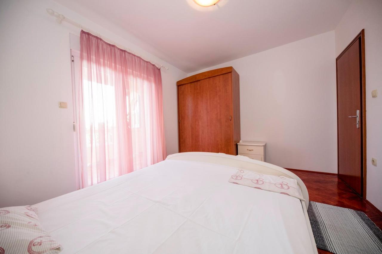 Apartment Kuca Leonora