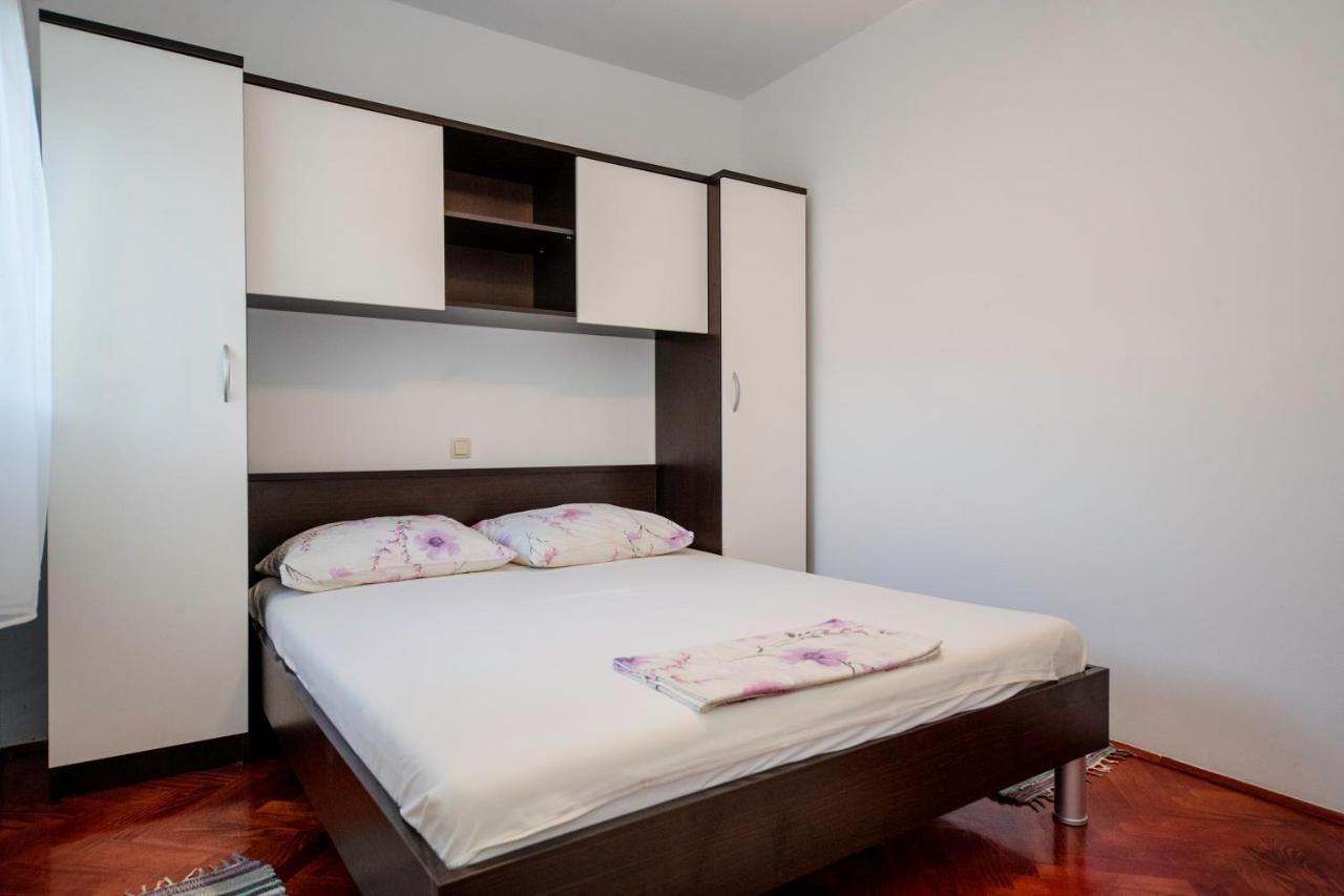 Kuca Leonora Apartment Banjol