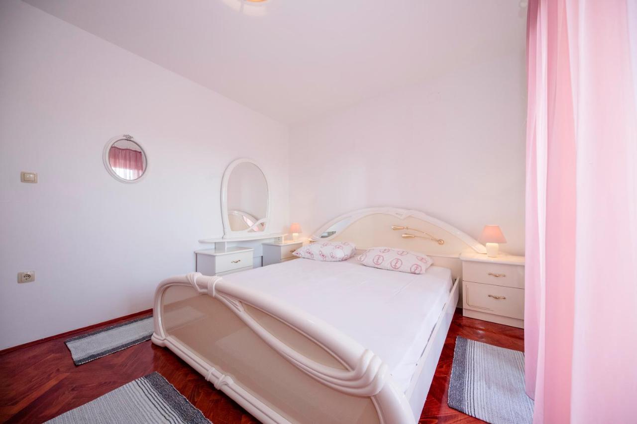Kuca Leonora Apartment