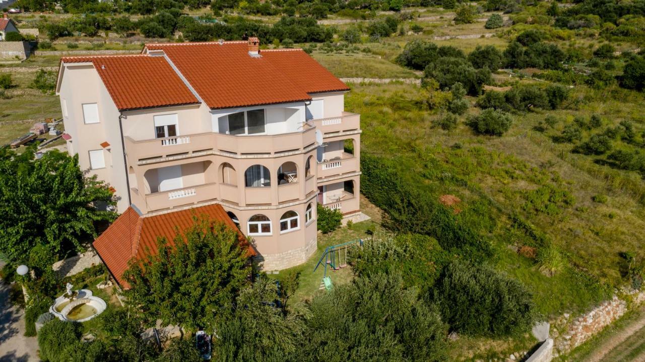 Kuca Leonora Apartment Banjol