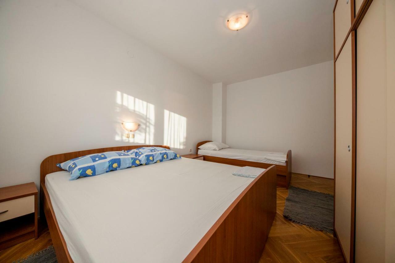 Apartment Kuca Leonora *
