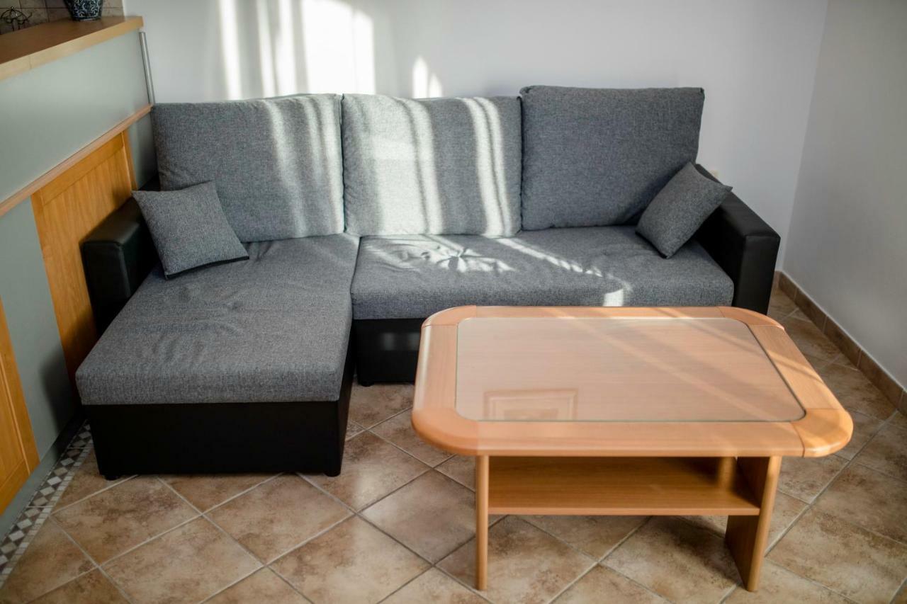Apartment Kuca Leonora