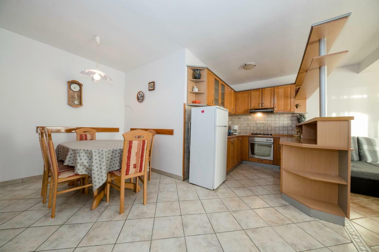 Kuca Leonora Apartment