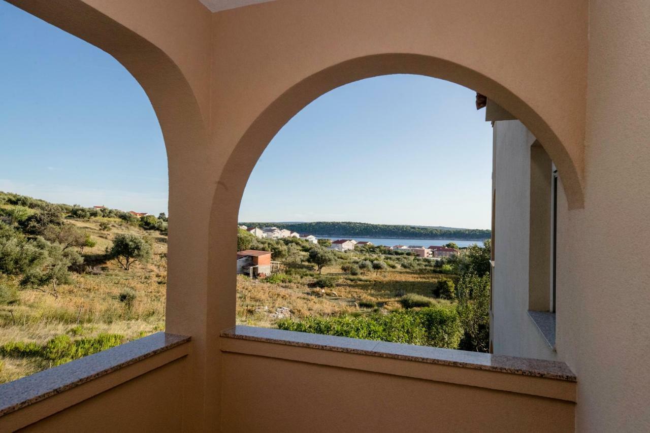 Kuca Leonora Apartment Banjol
