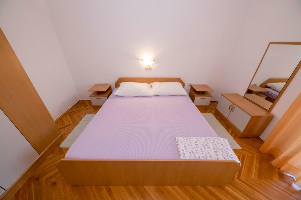 Apartment Kuca Leonora *