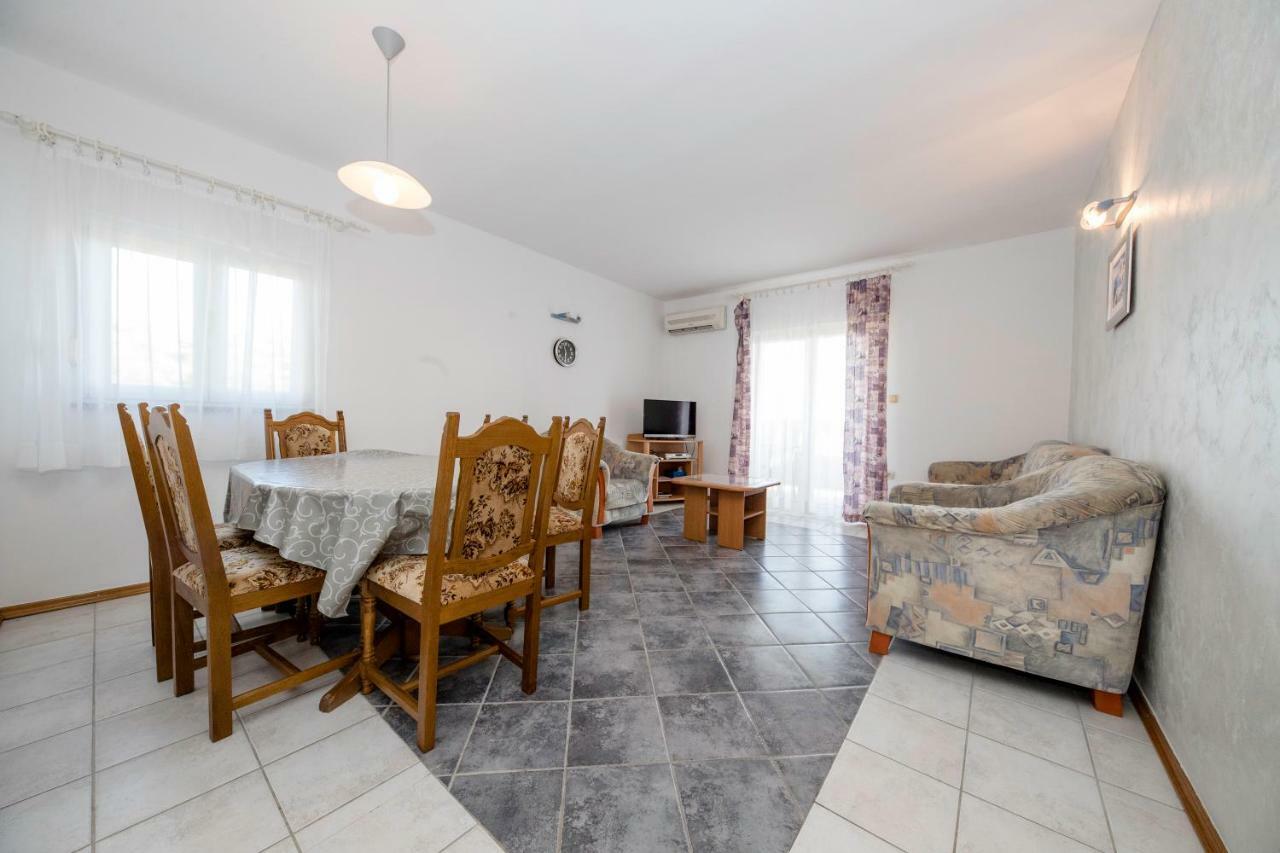 Apartment Kuca Leonora Banjol