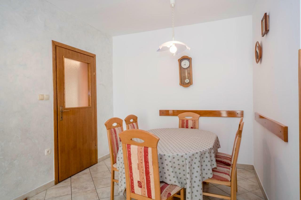 Kuca Leonora Apartment *